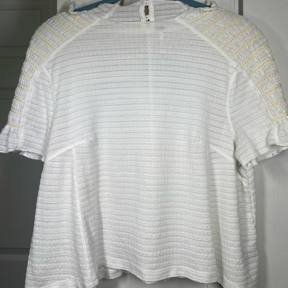 FREE PEOPLE like new white sweetie shirt
